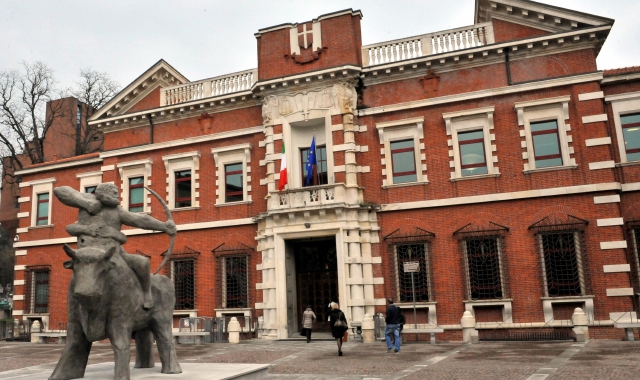 Il 36enne è stato portato oggi in Tribunale di Varese: il giudice l’ha scarcerato con obbligo di firma