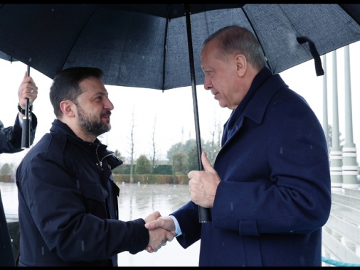 Zelensky rinvia la missione a Riad dopo summit Usa-Russia