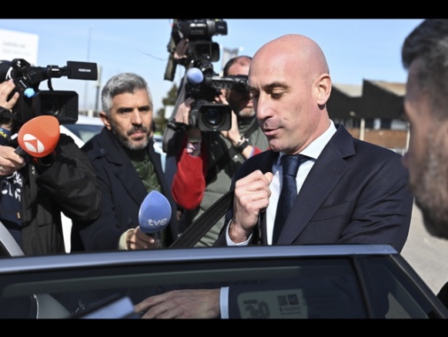 Rubiales condannato a 10.800 euro multa per bacio a Hermoso
