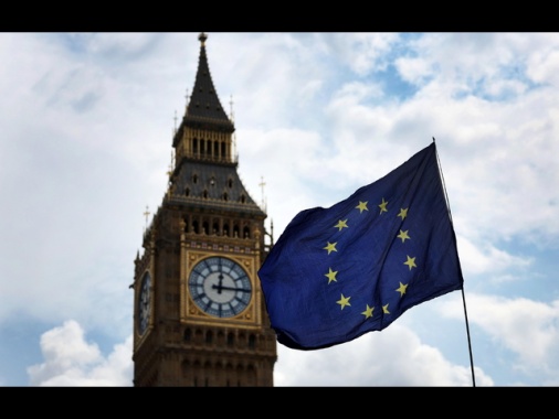 Times, 'Gb apre ad accordo con Ue su mobilità dei giovani'
