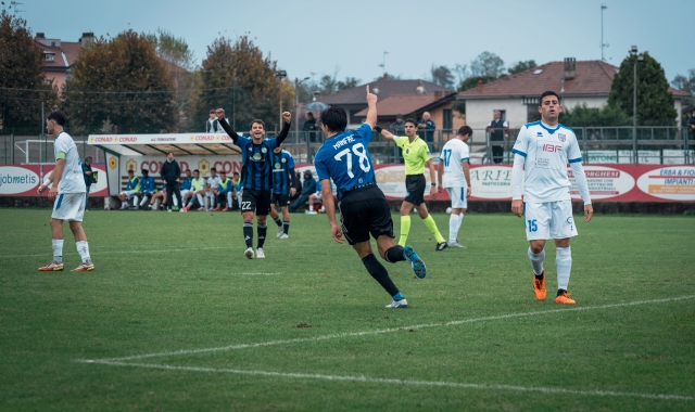 All’andata il poker della Solbiatese a Vergiate (foto Samuele Lucchi)