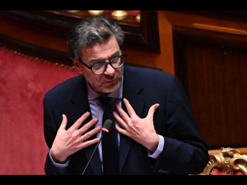 Giorgetti, recessione in vista, politica monetaria accomodante