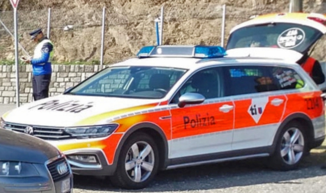 Scontro col furgone: soccorso motociclista varesino
