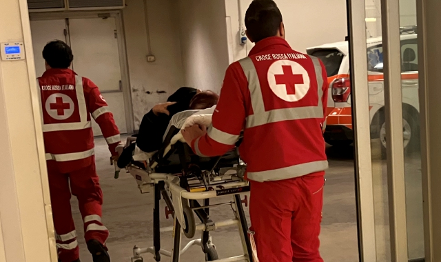 Colpito da un bancale di 100 chili: lavoratore ferito a San Vittore Olona