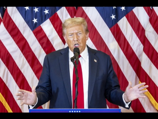 Manifestanti nella Trump Tower di New York, 98 arresti