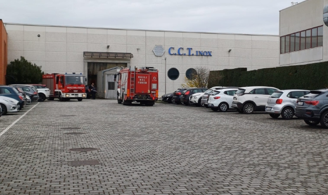 Fiammata in ditta, paura a Canegrate