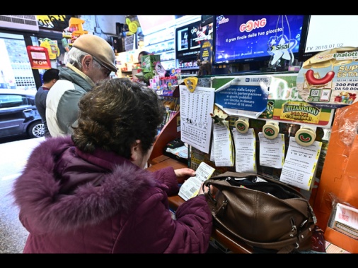 ++ Centrato il 6 al Superenalotto a Roma, jackpot 88 milioni ++
