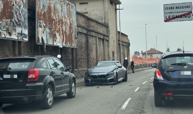 Auto contromano, frontale tra Legnano e Cerro