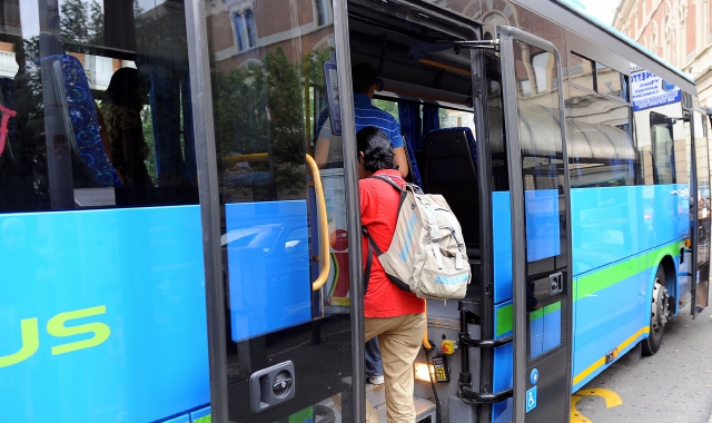 Legnano, bus per Milano: l’Osservatorio attacca il sindaco