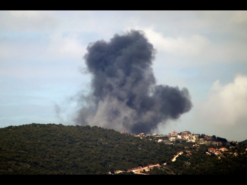 Nuovo raid di Israele contro un'auto in Libano, 'vittime'