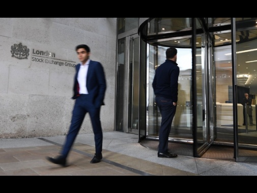 Borsa: l'Europa riduce il rialzo, poco mossa Milano