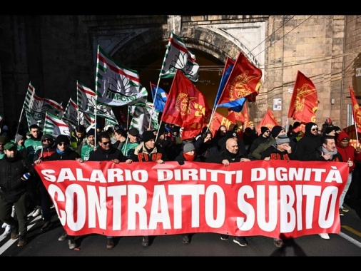 Venerdì sciopero metalmeccanici con cortei in tutta Italia