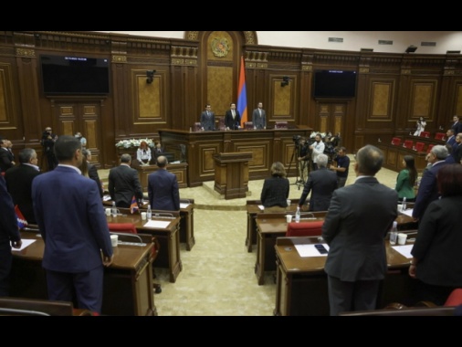 Parlamento Armenia approva richiesta di adesione all'Ue