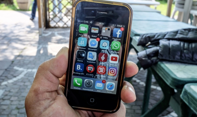 L’uomo che aveva smarrito il cellulare sulla pista ciclopedonale vuole ringraziare il bengalese che l’ha trovato (foto Archivio)