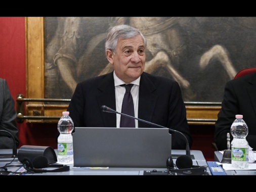 Tajani sui dazi, 'dobbiamo risolvere con la diplomazia'