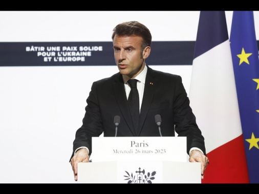Macron ha telefonato a Trump prima del vertice all'Eliseo
