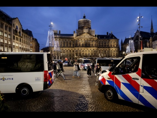 Attacco con coltello ad Amsterdam, cinque feriti