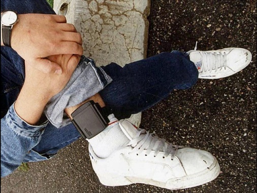 Abusi su sorelle,arrestato figlio del consigliere indagato