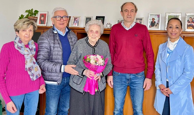 Nonna Lina compie 104 anni, festa a Castiglione Olona