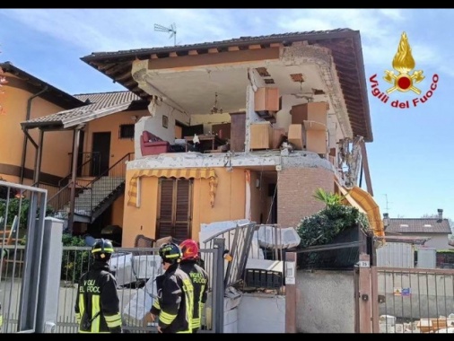 Esplosione in palazzina nel Pavese, nessun disperso