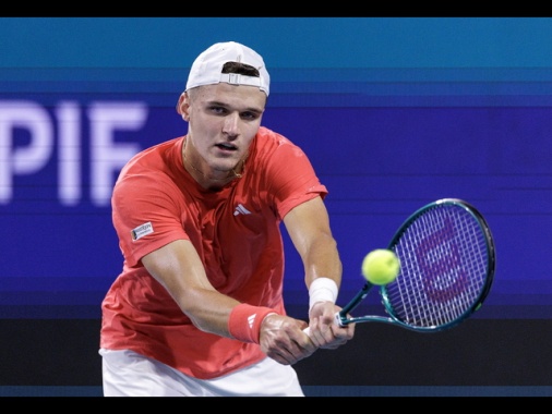 Tennis: Mensik batte Djokovic e conquista il 1000 di Miami