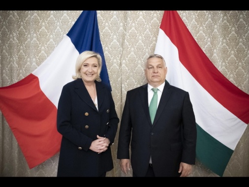 Da Orban solidarietà a Le Pen, 'je suis Marine'