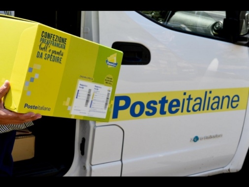 Scattano gli aumenti di Poste per le lettere e i pacchi
