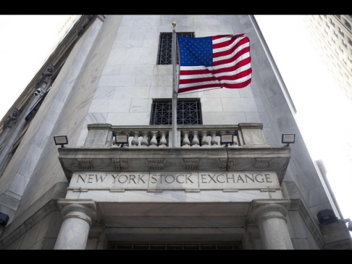 Wall Street apre in calo con i dazi, Dj -0,76%, Nasdaq -1,65%