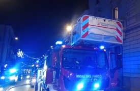 A fuoco il tetto di una villetta di Cantello