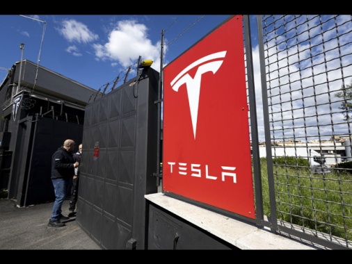 Le vendite di Tesla calano del 13%, ai minimi dal 2022