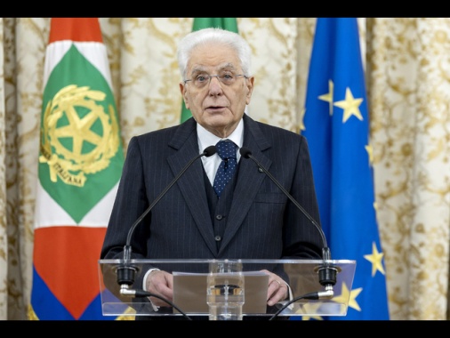 Mattarella, da IA rischi diminuzione pluralismo linguistico