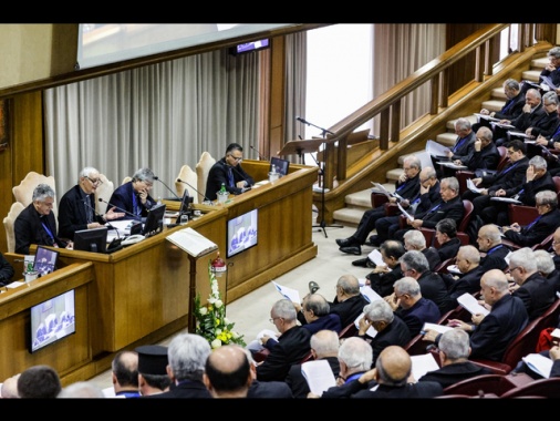 Sinodo Cei, la base boccia il testo, rinvio ad ottobre