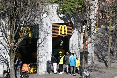 Busto, un’altra ragazzina picchiata in centro: è emergenza