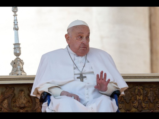 Il Papa in piazza S. Pietro per il Giubileo degli ammalati