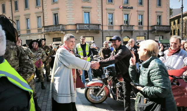 La cerimonia a Saronno della benedizione delle moto (foto Blitz)