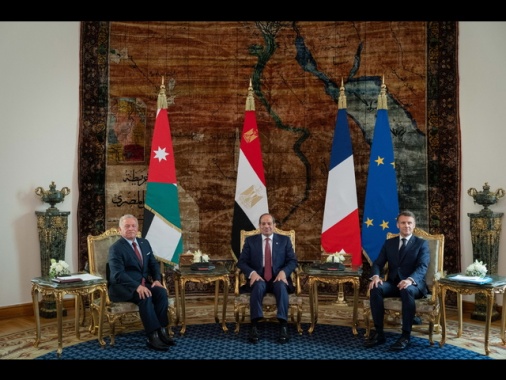 Macron al Cairo, telefonata a quattro su Gaza con Trump