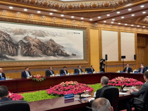 Media, Cina riunisce vertice d'emergenza sui dazi Usa