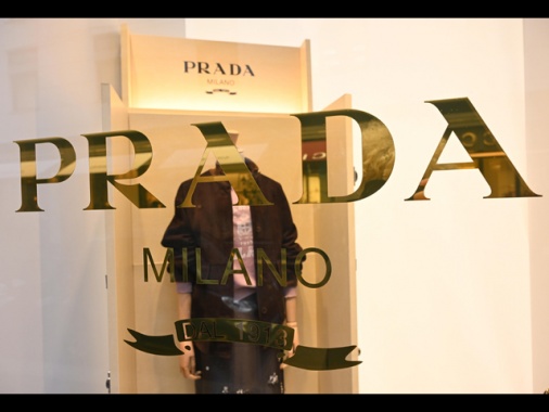 Wsj, trattative fra Prada e Versace rischiano di naufragare