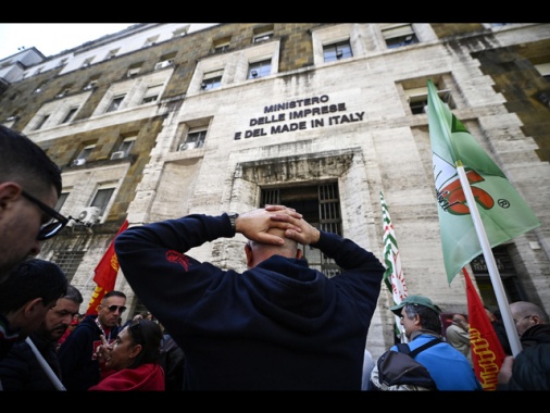 Stm brillante in borsa. Annunciati 2.800 esuberi