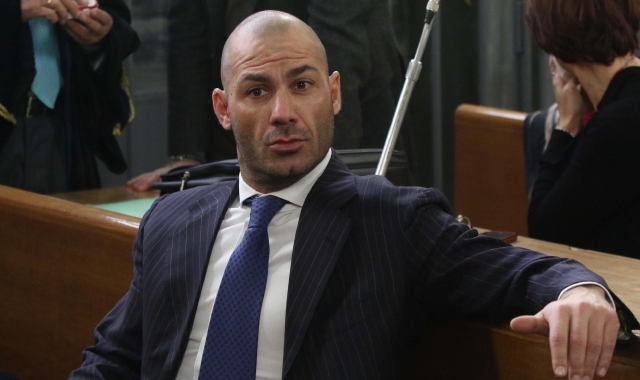 Bossi junior perdonato dalla madre. Ma il processo continua