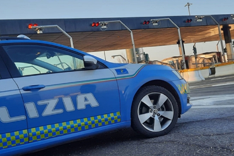 Finti carabinieri truffano anziane: presi dalla Stradale di Busto