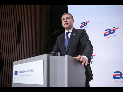 Dombrovskis, stop a Patto con grave recessione, ora non c'è
