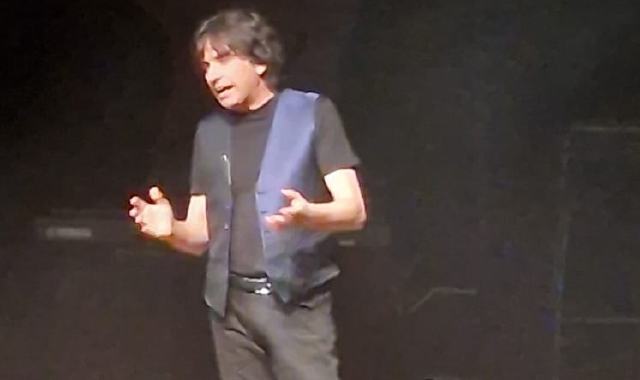 Dario Ballantini sul palco del teatro Condominio di Gallarate