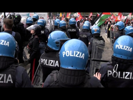 Sei denunciati per disordini al corteo proPal di Milano