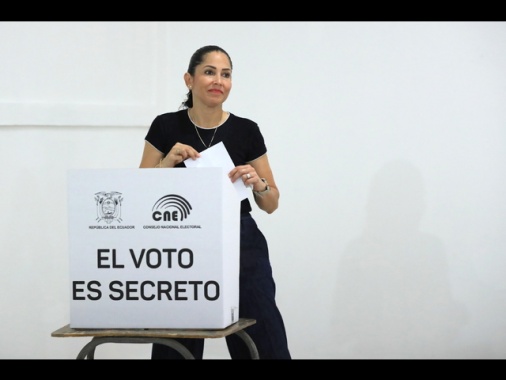 Exit poll in Ecuador, per uno vince Noboa, per l'altro González