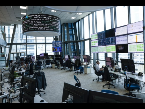 Borsa: Europa parte positiva, Francoforte +2,1%