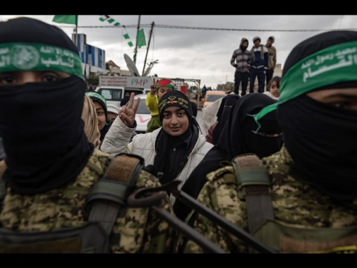 Hamas, tutti gli ostaggi in cambio detenuti e fine guerra
