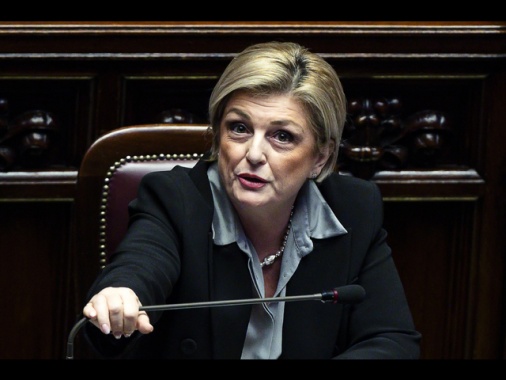 Indagine pm su laurea ministra Calderone dopo esposto