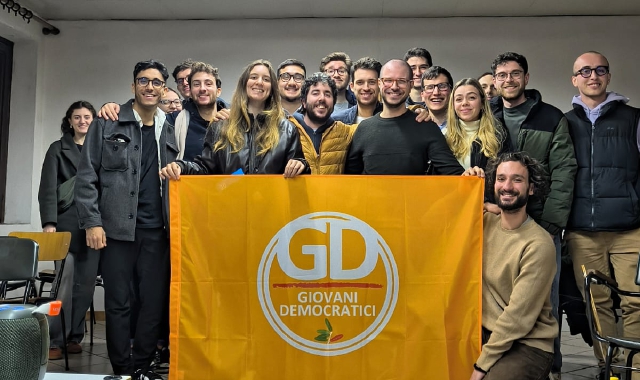 Varese e Luino, Giovani democratici contro gli striscioni