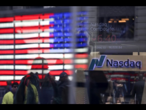 ++ Wall Street apre in rialzo, Dj +1,22%, Nasdaq +2,37% ++